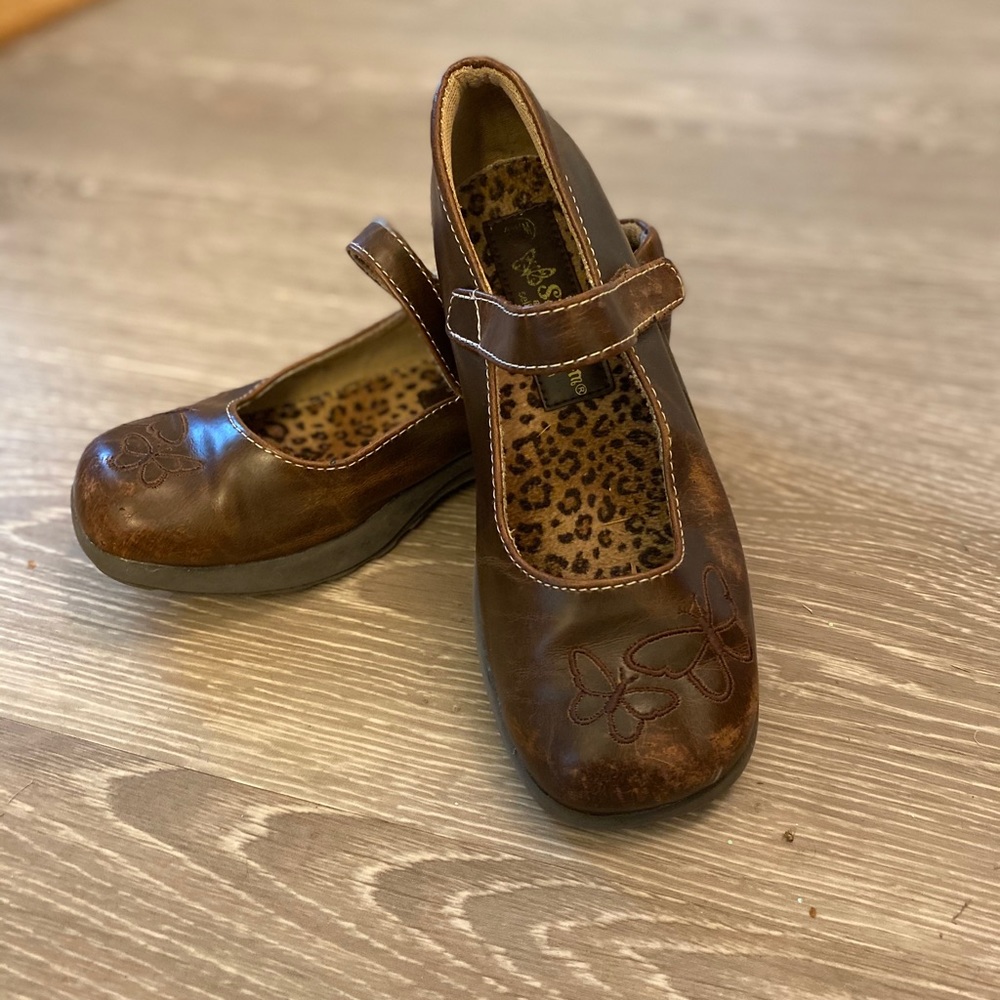Girls dress shoes